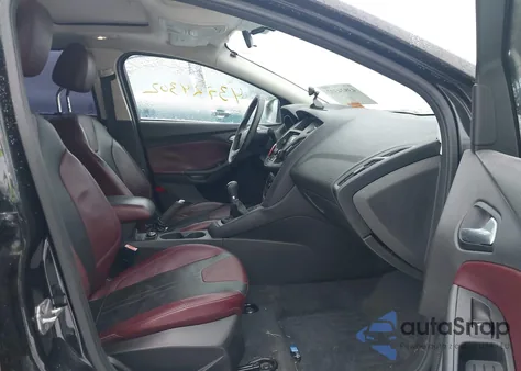 2012 Ford Focus Se z USA, uszkodzony, nr VIN 1FAHP3F2XCL326745